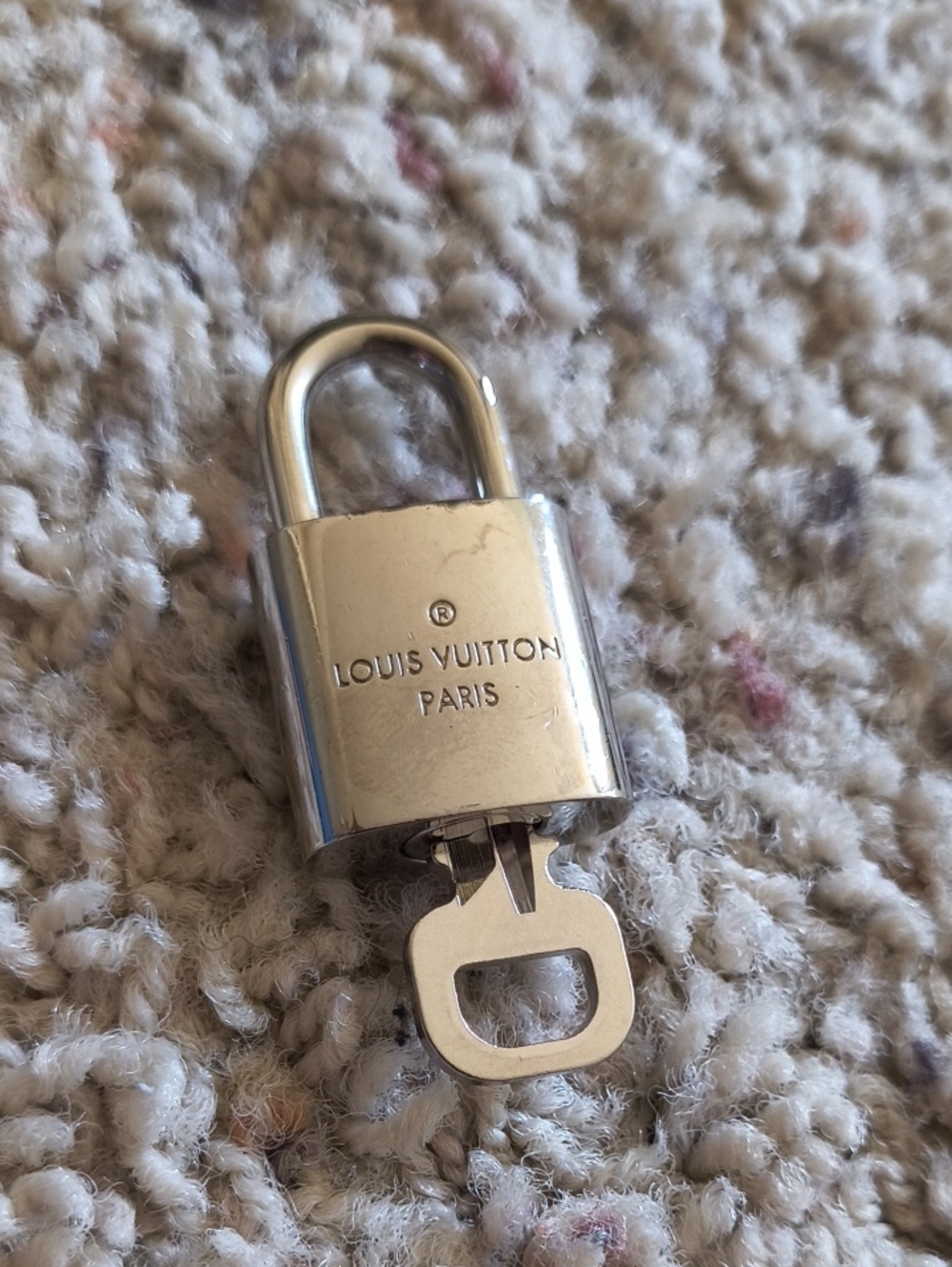 Louis Vuitton Palladium Silver #431 400 Series Lock - Picture 3 of 3